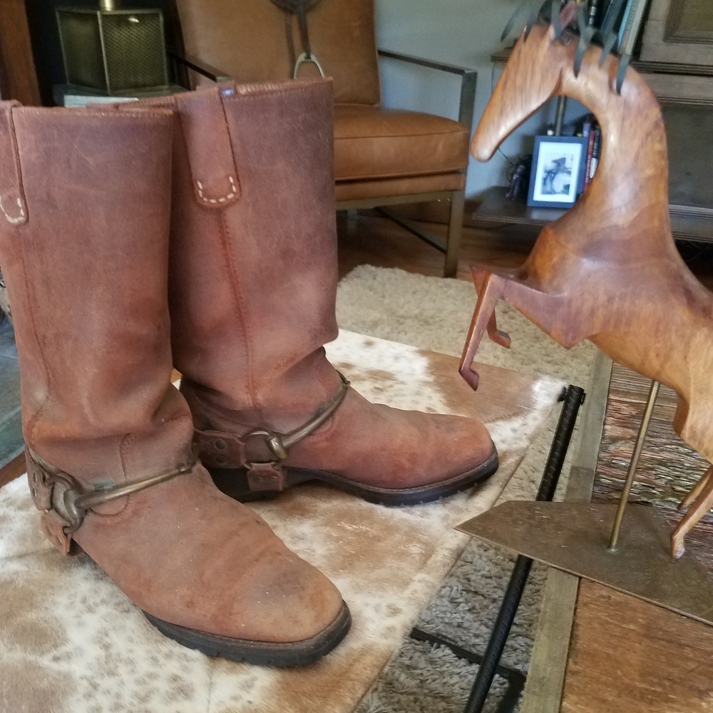 GUCCI. Leather w/ Brass Details. Vintage. Authentic